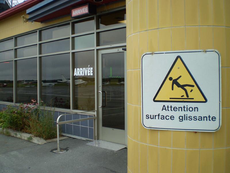 093.JPG - Surface glissante--même en septembre? The Rouyn-Noranda Airport