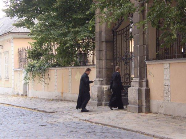 10_seminarians.jpg - Slovak seminarians head out for lunch