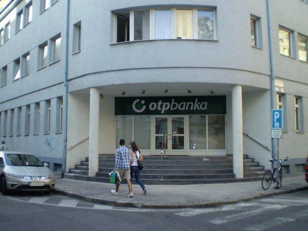 19_otp_bank.jpg - German and Austrian banks may have colonized Hungary, but this major Hungarian bank is very prominent in Bratislava. They have branches throughout the Slovak capital.
