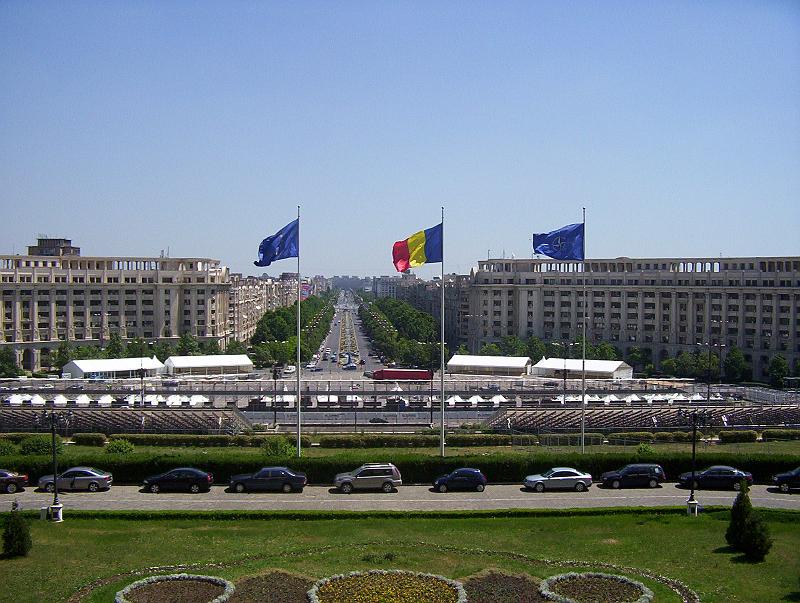 100_1794.jpg - Bulevardul Unirii, as seen from the balcony of the Romanian Parliament