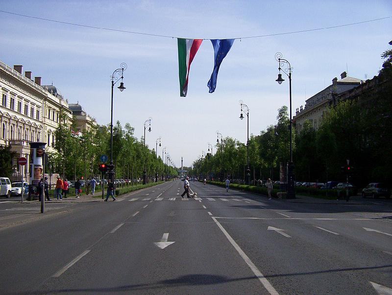 100_1686.jpg - Andrássy út--one of the main boulevards in Budapest