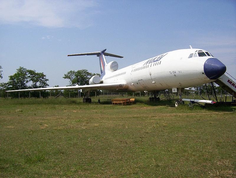 100_1858.jpg - An old Malév Tupolev (TU-154) on display at the Ferihegy Aviation Memorial Park