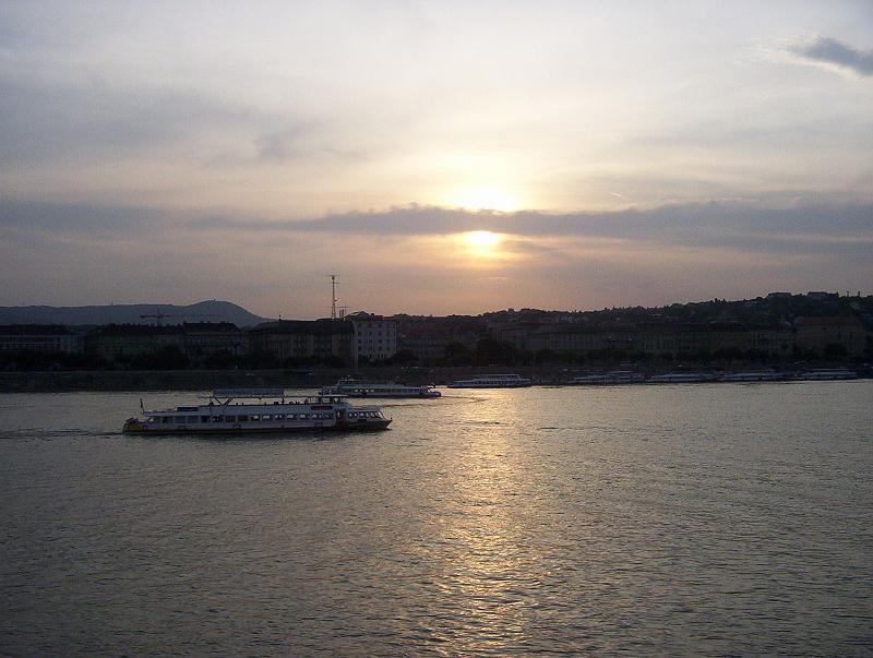 100_1912.jpg - Sunset over the Danube