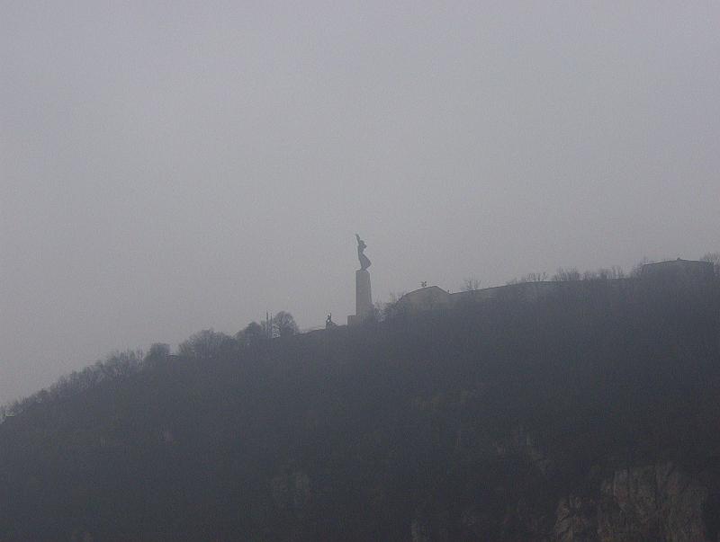 100_2842.jpg - The Soviet Liberty monument, as seen on a grey November morning