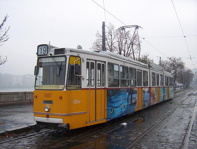 100_2876.jpg - A tram at the Batthányi Square terminal. The tram is a Ganz model and was produced specifically for Budapest.
