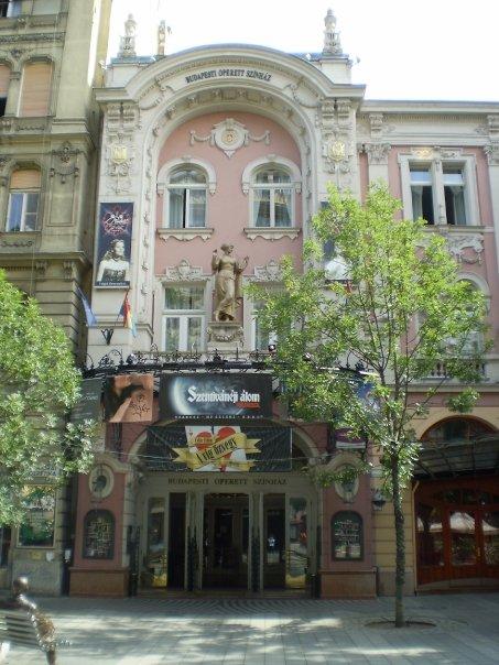 25_operette.jpg - Budapest's Operette Theatre