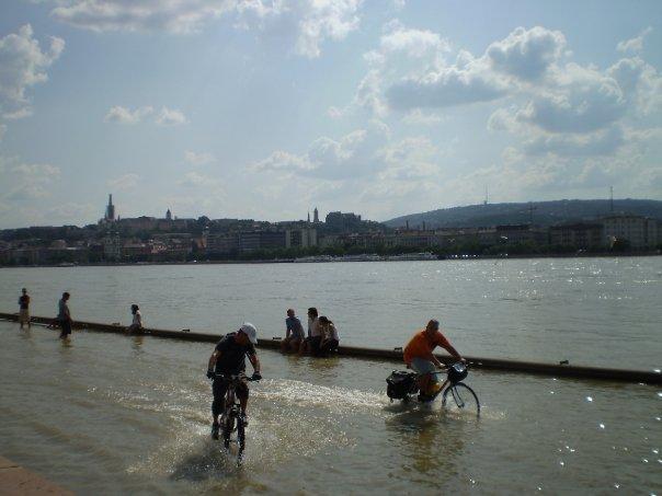 57_arviz.jpg - Cycling in the Danube