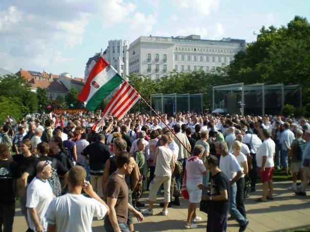 61_magyar_garda.jpg - Illegal far right-wing protest in the city centre