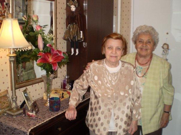 66_irmus_sari.jpg - My great aunts: Négyessy Irmus néni and Nagy Sarolta