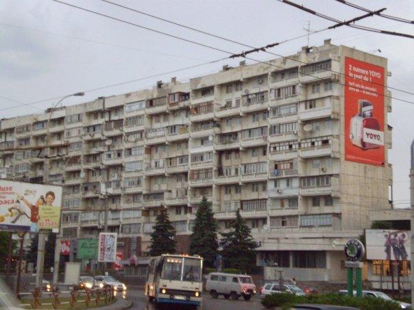 chisinau_panelok_ciuflea.jpg - Apartment blocks at the corner of Stefan Cel Mare and Ciuflea