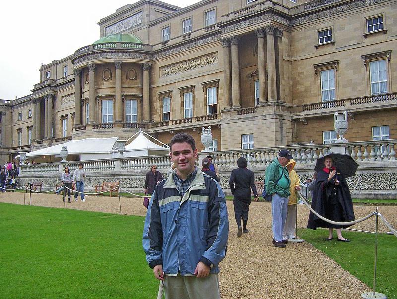 100_2234.jpg - At Buckingham Palace
