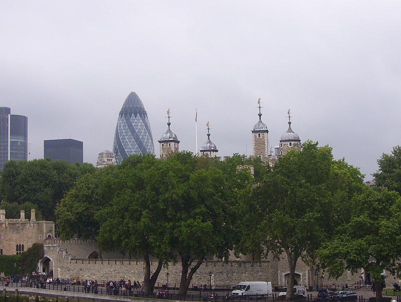 100_2346.jpg - Blending old and new: the London skyline, near the Tower Bridge