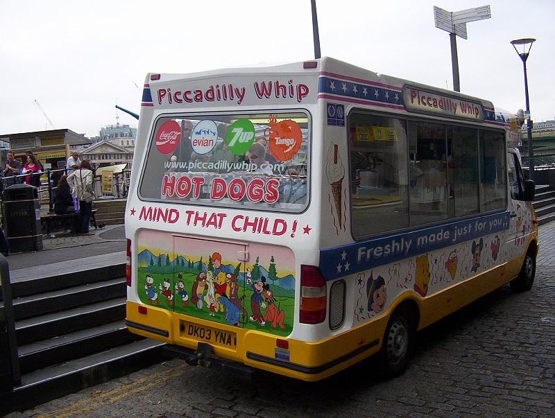100_2360.jpg - Mind that child, the Piccadilly Whip and hot dogs