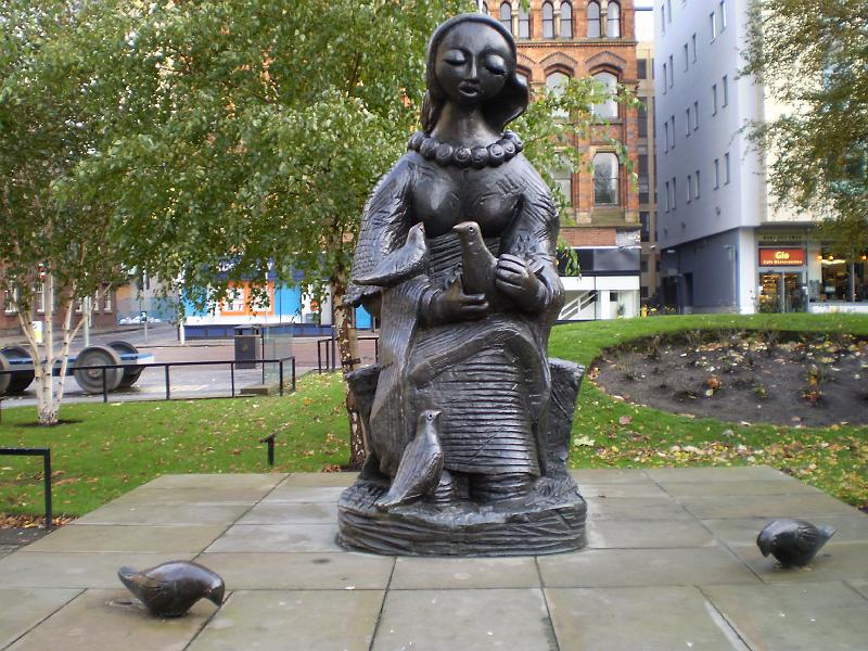 002.JPG - A statue dedicated to peace in Manchester's city centre