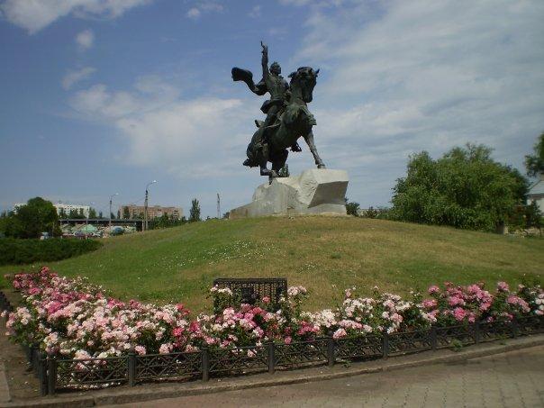 tiraspol_006.jpg - The Alexander Suvorov monument
