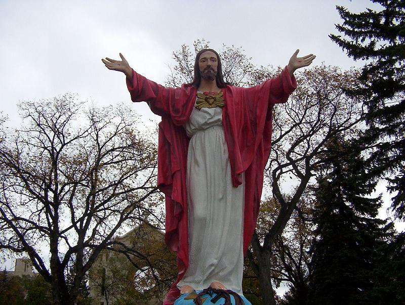 100_2589.jpg - A colourful Jesus, in Saint Boniface