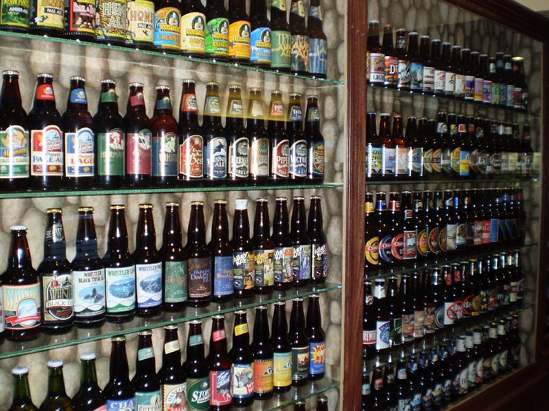 096.JPG - Hotel des Eskers, Amos. Quite a beer collection.