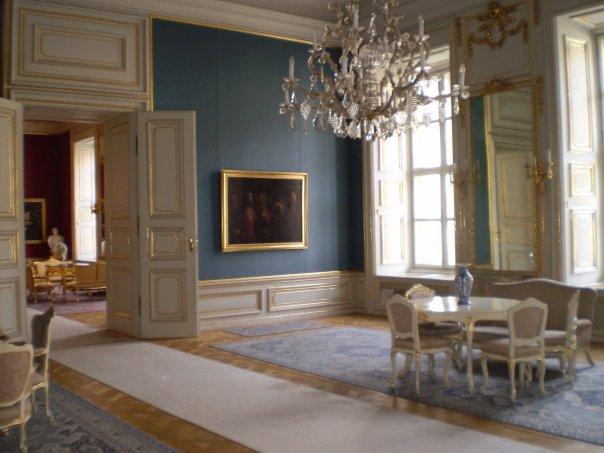 22_primate.jpg - Inside the Primate's Palace