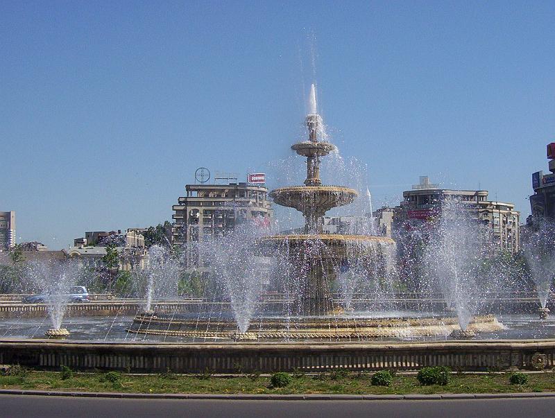 100_1762.jpg - Piata Unirii -- Bucharest's city centre