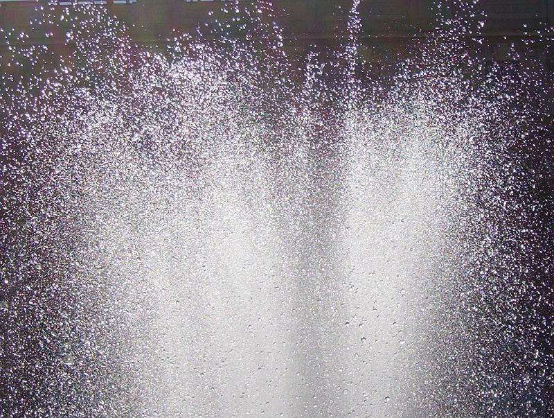 100_1804.jpg - Water from a fountain on a brutally hot day in Bucharest