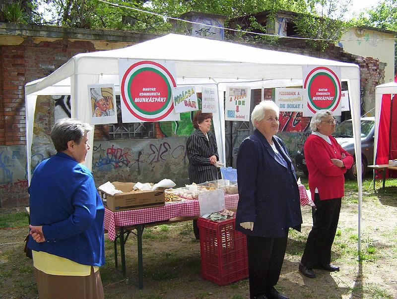 100_1710.jpg - More Communist ladies--they are selling pastries