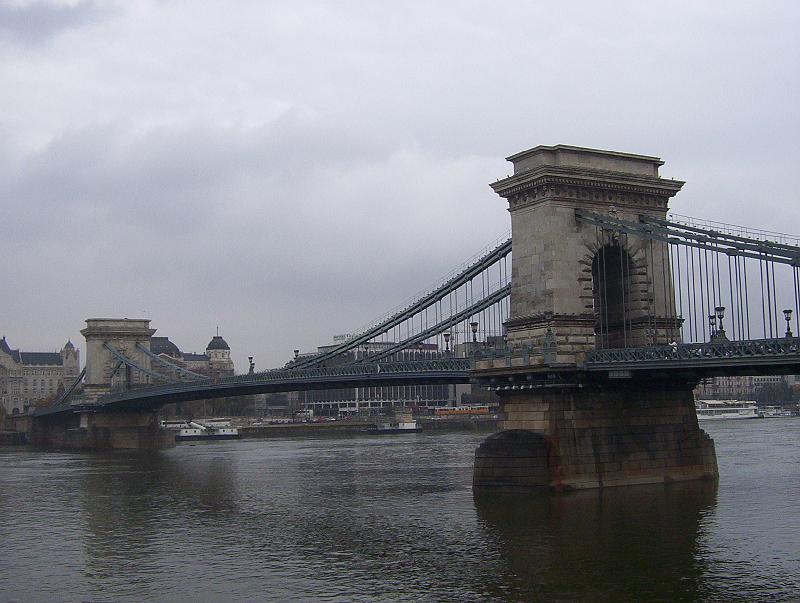 100_2880.jpg - Széchenyi Lánchíd -- Szécheny Chain Bridge