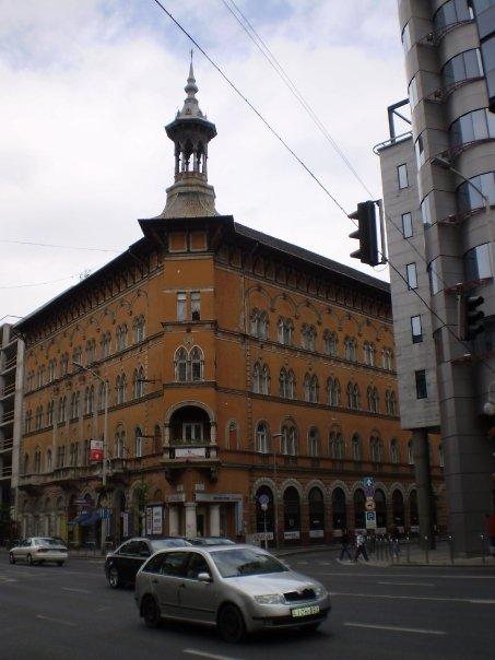 18_rakoczi.jpg - Rákoczi út -- a major boulevard in Budapest, which has been ill served by the liberal-socialist government's short-sighted policy of permitting the construction of innumerable shopping malls in the city centre.