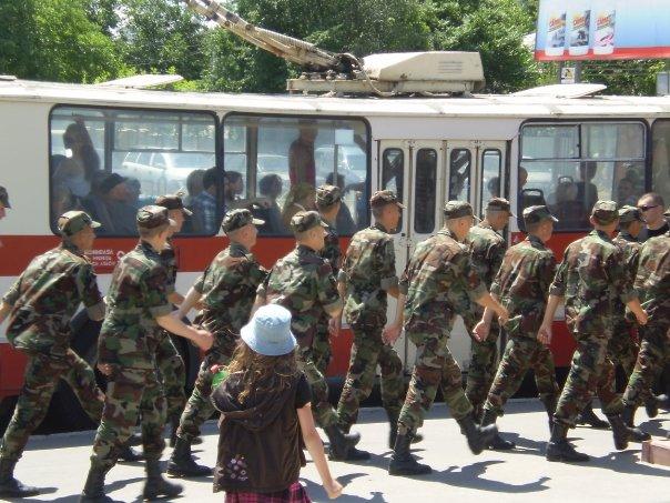 chisinau_soldiers.jpg - Soldiers with guns. In our cities. In Moldova. I did not make this up. :)
