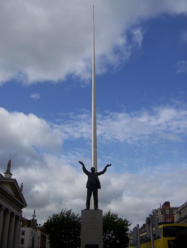 100_2497.jpg - The Spire and a statue of Jim Larkin, an Irish trade union leader, on O'Connell Street.