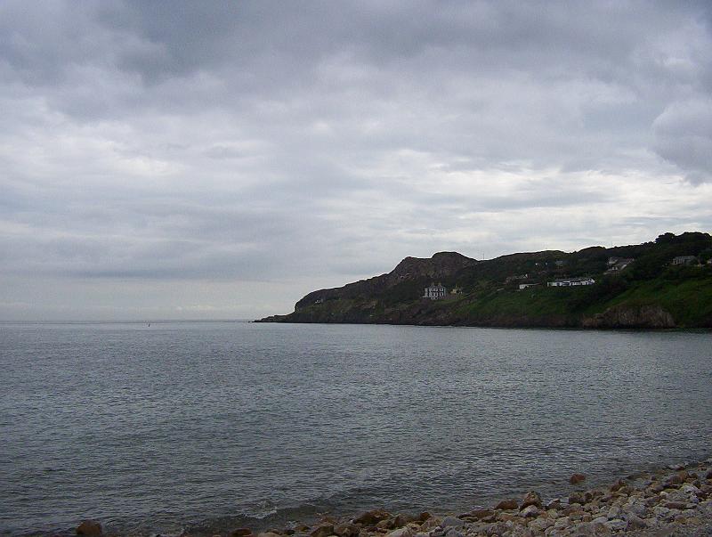 100_2512.jpg - The shores of the Irish Sea (Howth)