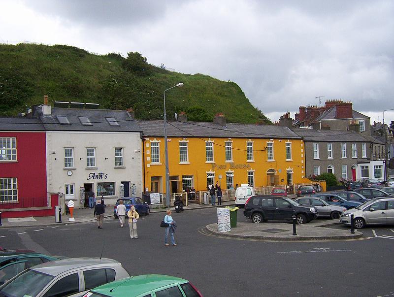 100_2513.jpg - Howth, a fishing village near Dublin