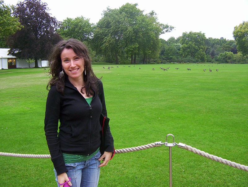 100_2231.jpg - Looking at this from a Canadian perspective, the grass certainly is greener on the other side.