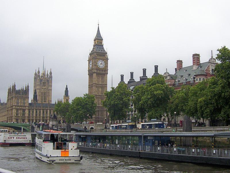 100_2352.jpg - The British Parliament, as seen from the Thames