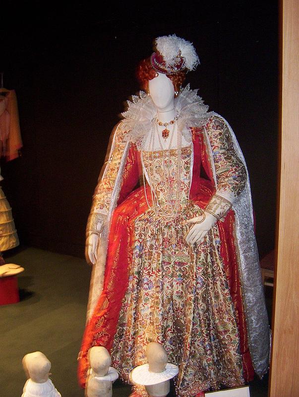 100_2372.jpg - A display at Shakespeare's Globe Theatre