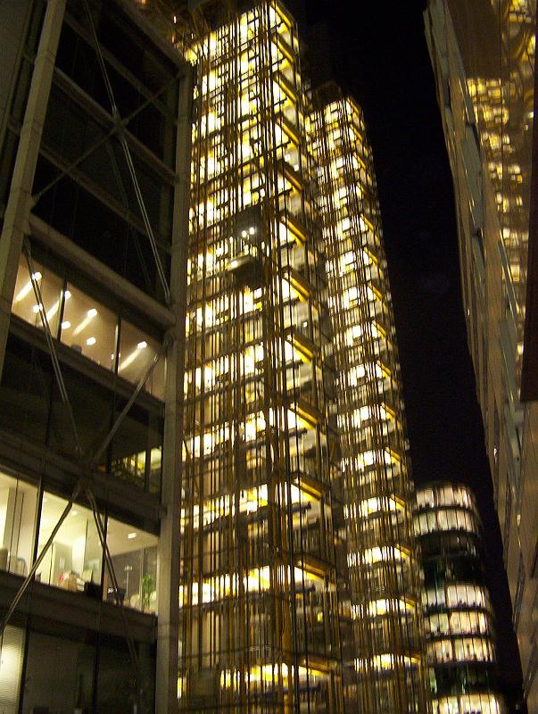 100_2393.jpg - "Cool Britannia" by night