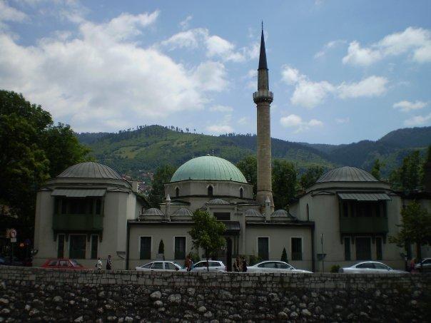 sarajevo_017.jpg - A mosque along the Miljacka